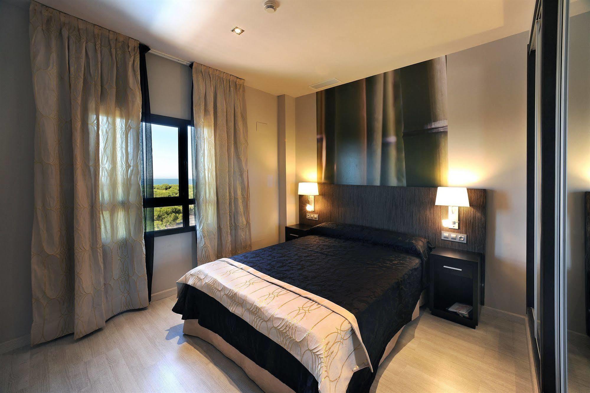 Leo Deluxe Punta Umbria (Adults Only) Lägenhet Exteriör bild