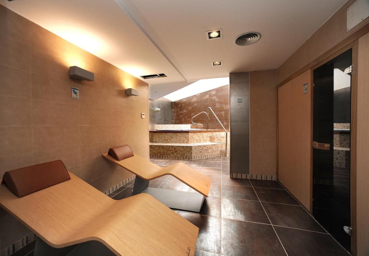 Leo Deluxe Punta Umbria (Adults Only) Lägenhet Exteriör bild